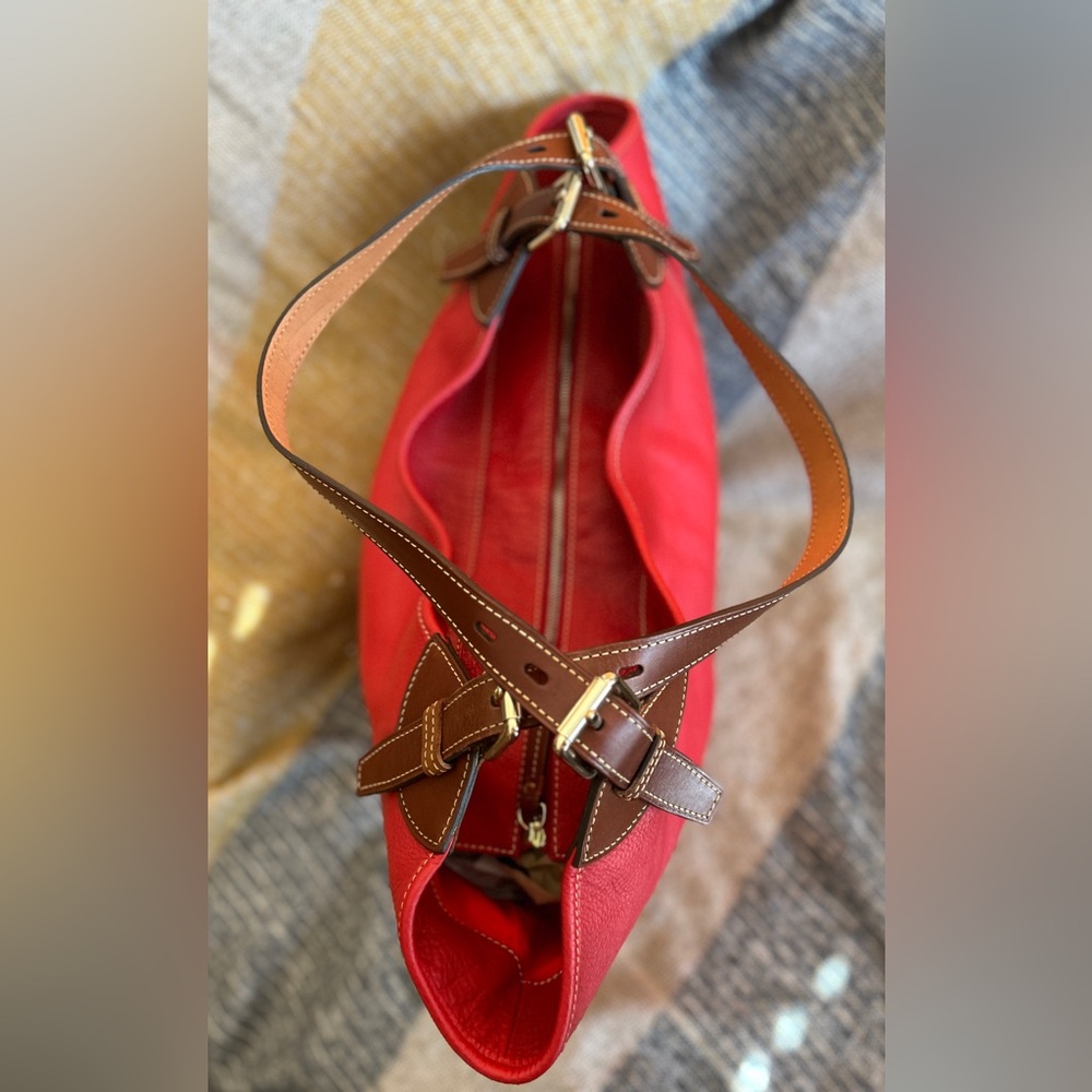 Dooney & Bourke Red Leather Hobo w/Brown Trim EXCELLENT RARELY USED CONDITION - Picture 8 of 13